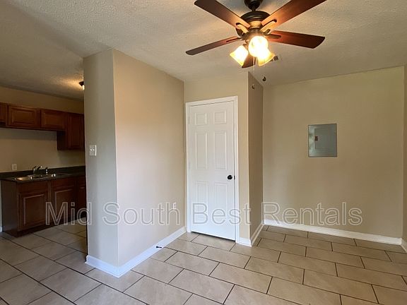 4th image of 1792 Wildrose St