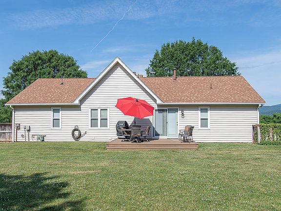 3rd image of 203 Highland Dr