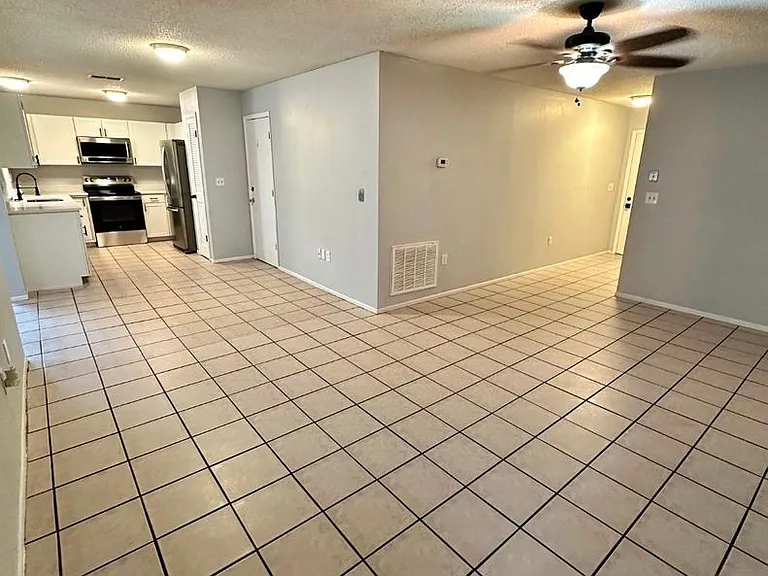 11143 Holbrook St — Photo 3