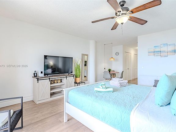 4th image of 7904 West Dr APT 810