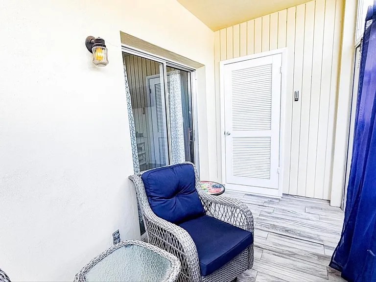 15 Vista Palm Ln — Photo 10