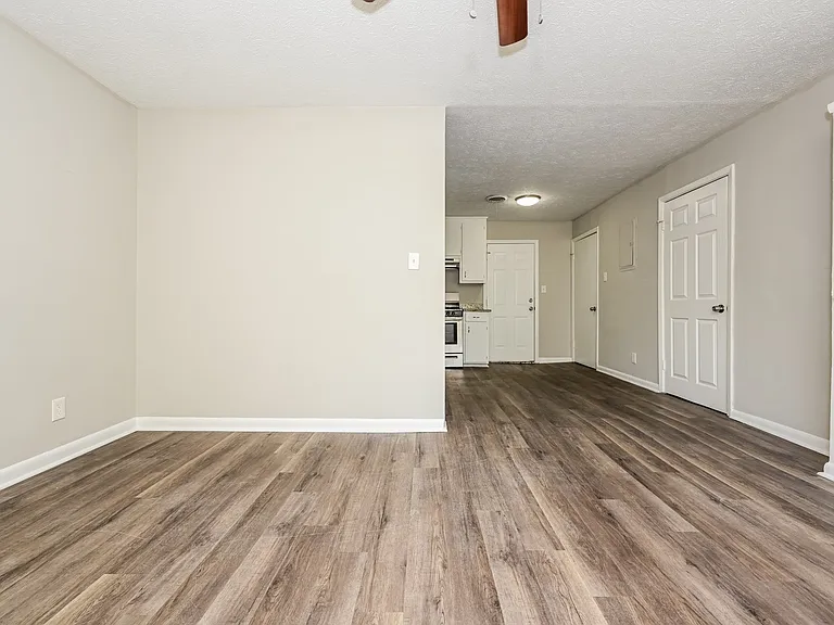 181142_017_living_room_12962870.jpg