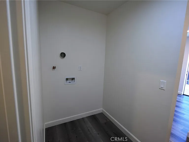 18328 Devlin Ave — Photo 19