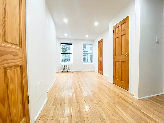 Rented by Bond New York | media 1