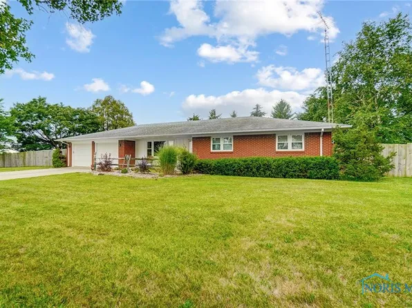 1960 Joseph Rd, Luckey, OH 43443