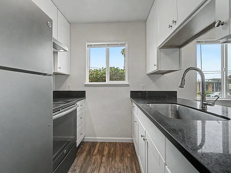 338 Teegarden Ave #1-6 — Photo 16