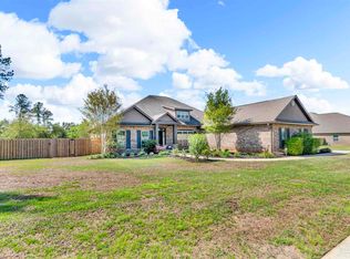 2401 Phylis Rae Dr, Pace, FL 32571