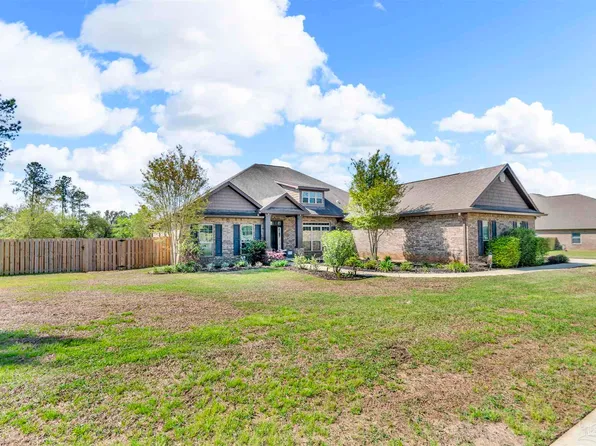 2401 Phylis Rae Dr, Pace, FL 32571