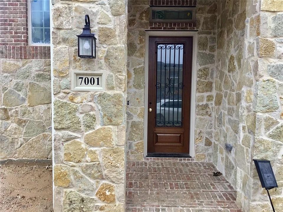 1st image of 7001 Royal View Dr