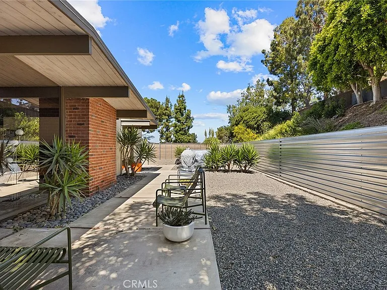 1131 N Encanto St — Photo 18
