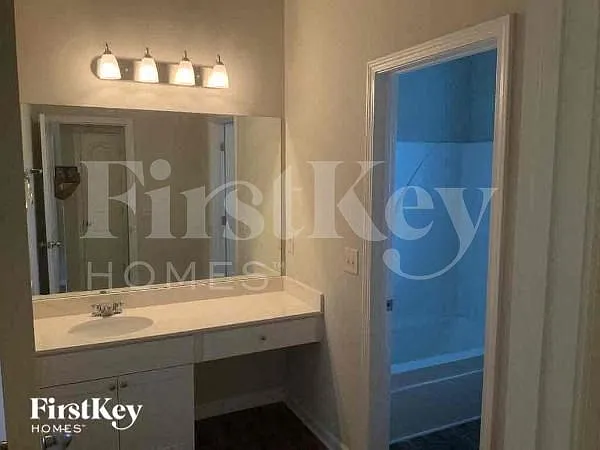 18 Samuel Way — Photo 11