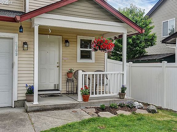 2nd image of 2709 NE 125th Ct