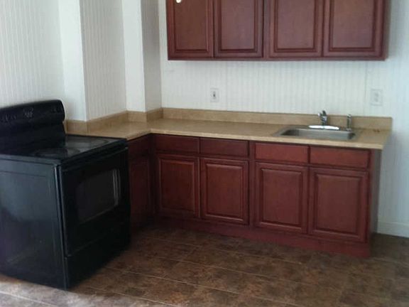 3rd image of 84 Virginia Ave