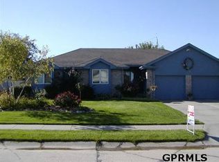 20607 Laramie Rd, Elkhorn, NE 68022