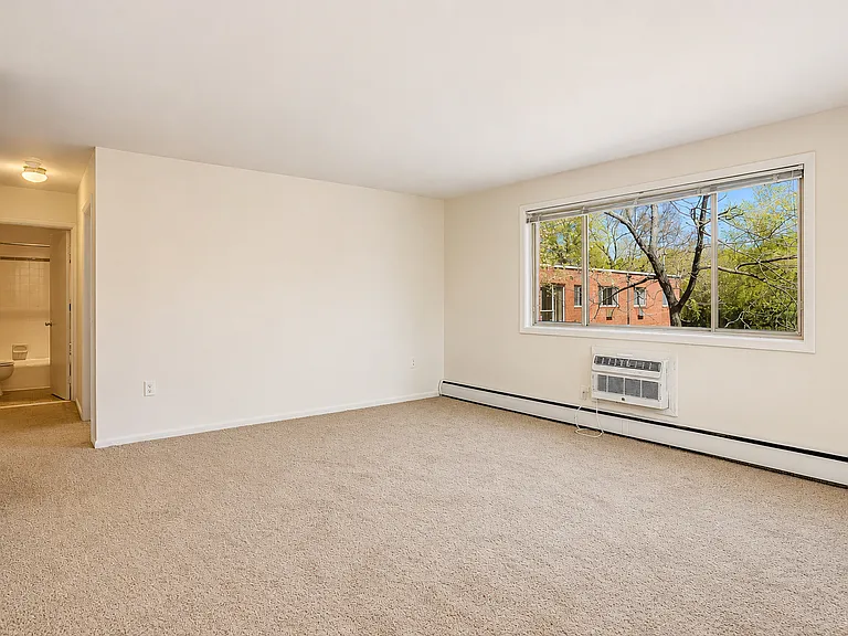 Foxhall Terrace — Photo 74