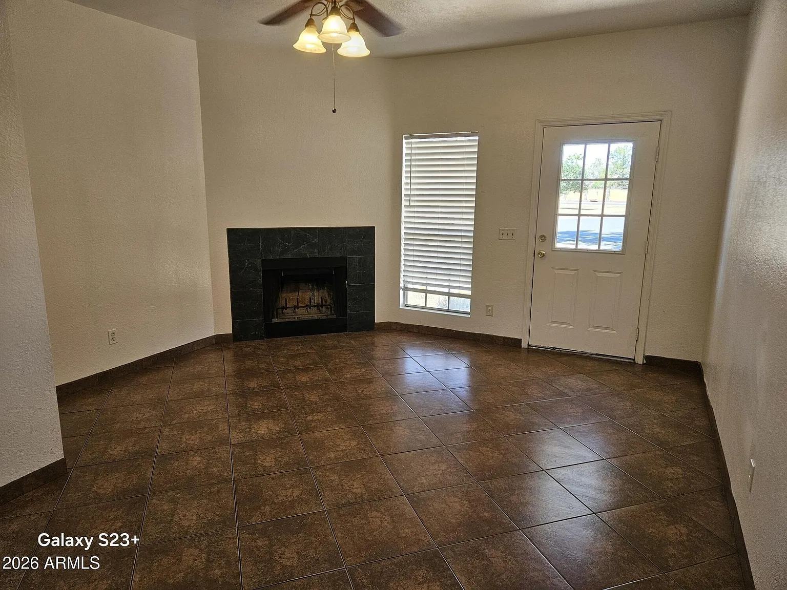 2 bed, 1.5 bath, 870 sqft, $1,395 — Photo 4