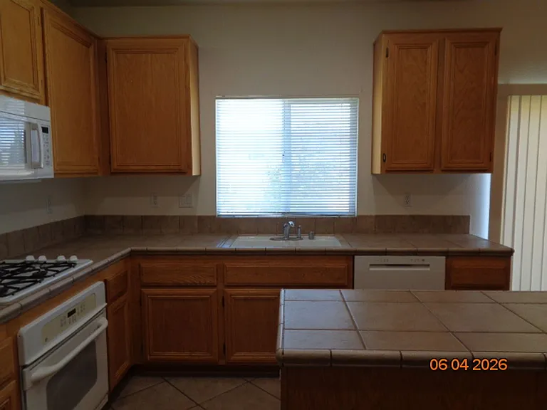 2045 W Avenue J #7 — Photo 7