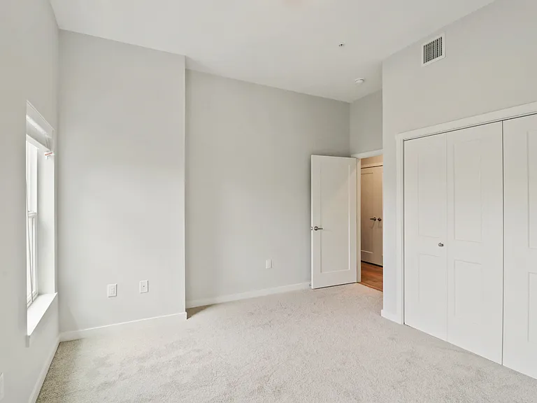 The Edge at State Apartments & Townhomes — Photo 31