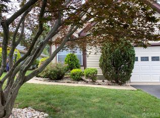 22 Ashbourne Dr #B, Monroe Township, NJ 08831