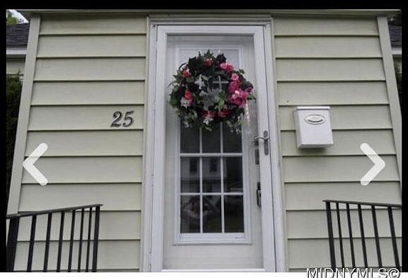 5th image of 25 Woodlawn Ave E
