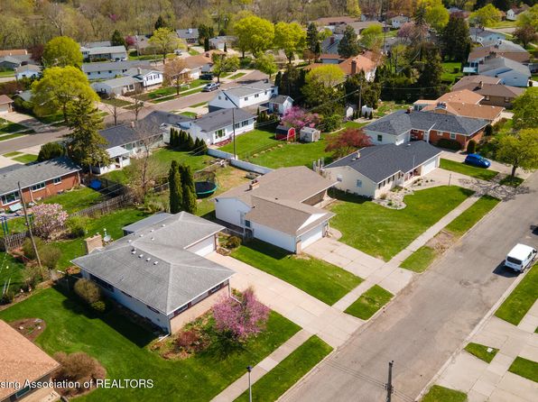 3508 Springbrook Ln, Lansing, MI 48917