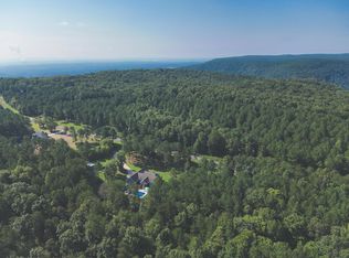 833 Highgate Point, Soddy Daisy, TN 37379