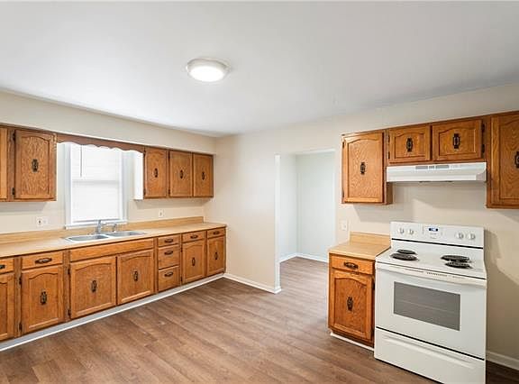 4th image of 1824 Clay St