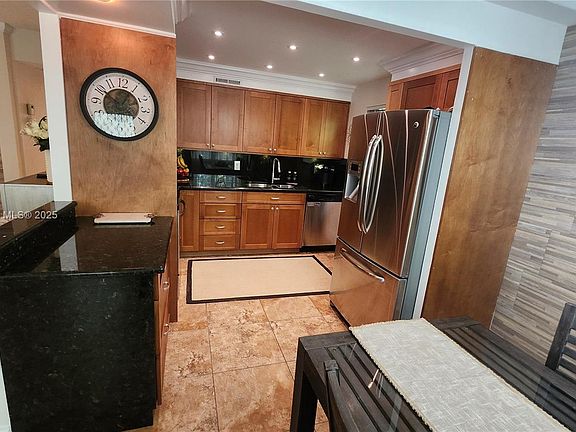 2nd image of 4001 Ventnor Dr #4001-G