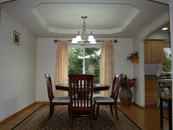 4th image of 7507 56th Pl NE