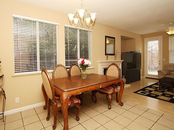 3rd image of 1801 Sunstone Dr