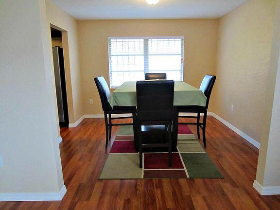 3rd image of 2637 Applewood Dr