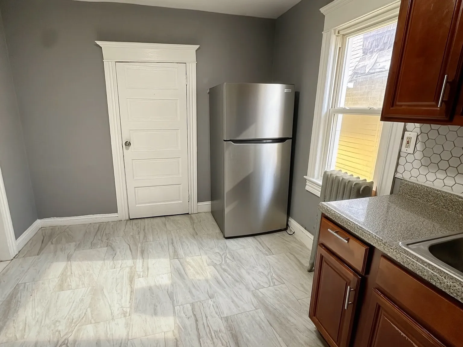 4 bed, 1400 sqft, $1,900 — Photo 4