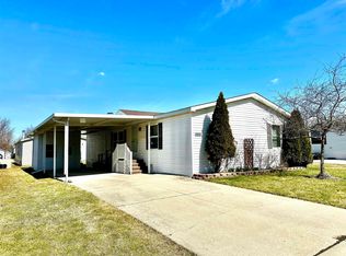 20039 Arcadia Dr, Clinton Township, MI 48036