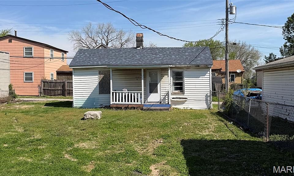 2nd image of 1217 Market St