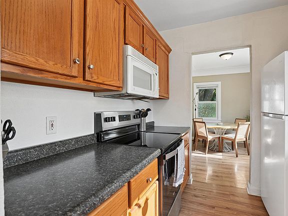 2nd image of 1652 Bertch Ave