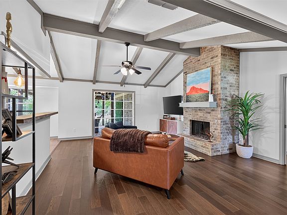 5th image of 413 Galway Dr