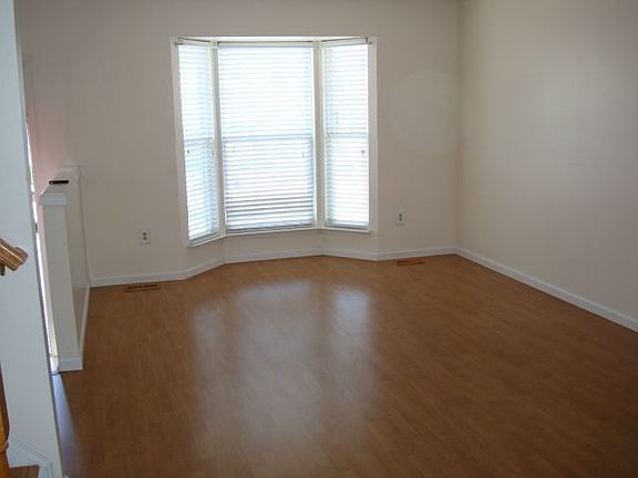 5th image of 23 Denny Cir