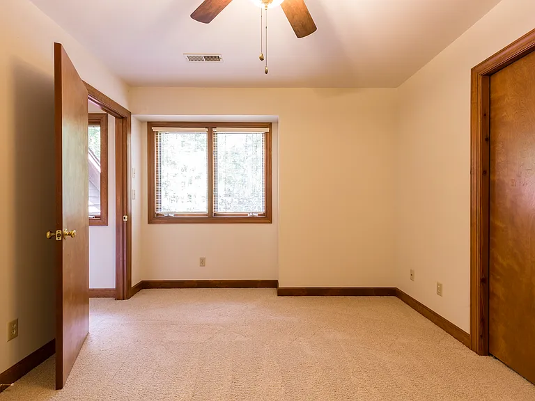 4758 Deer Park Ln — Photo 11