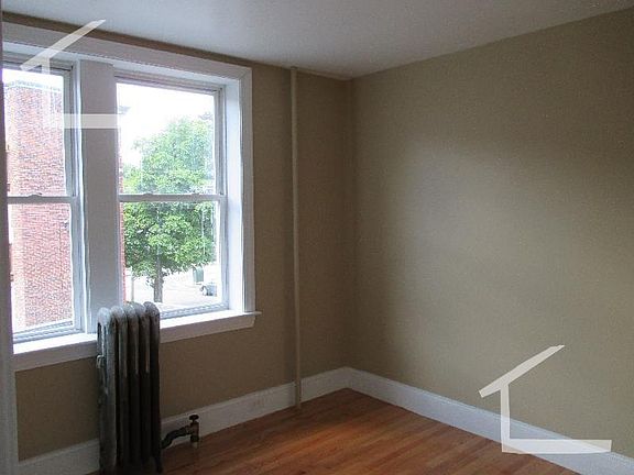 4th image of 20 Egmont St #63
