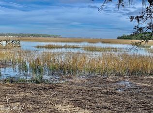 28 Tomahawk Trl, Saint Helena Island, SC 29920