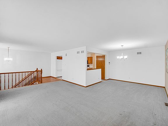 5th image of 10935 California Ct #185
