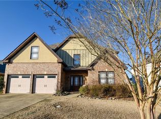 2542 Salford St, AUBURN, AL 36832