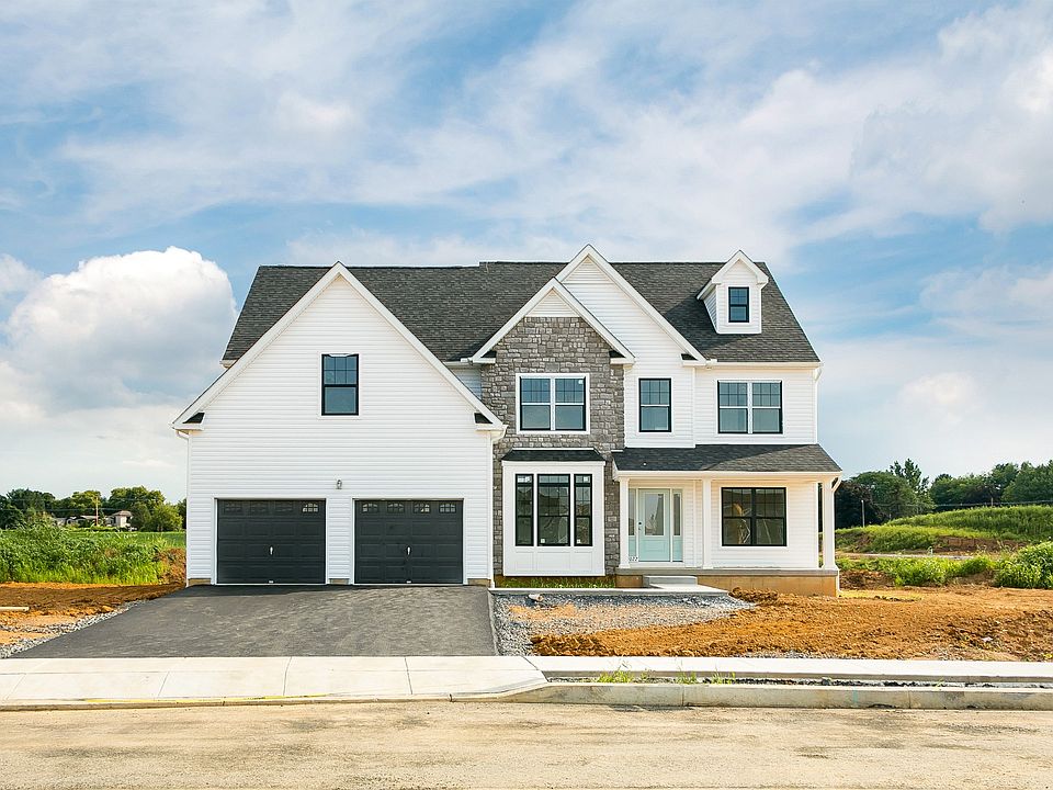 NW 27 Breckenridge Grande Traditional Exterior