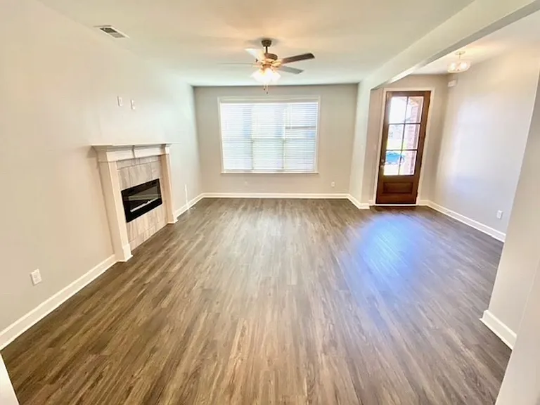 370 Azalea Dr — Photo 4