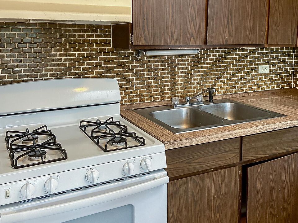 1st image of 875 W Lill Ave #B4