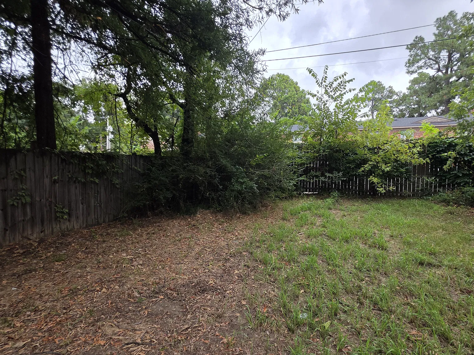 Gorgeous 3 Bedroom 1.5 Bath Duplex Home — Photo 2