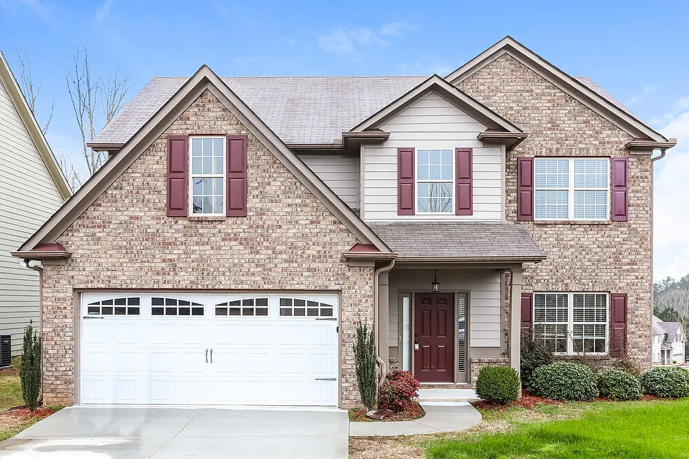 4 bed, 2.5 bath, 2319 sqft, $2,230 — Photo 1
