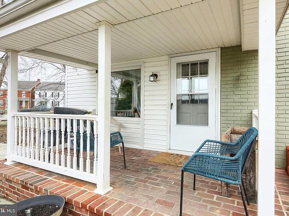 5th image of 209 N 3rd St