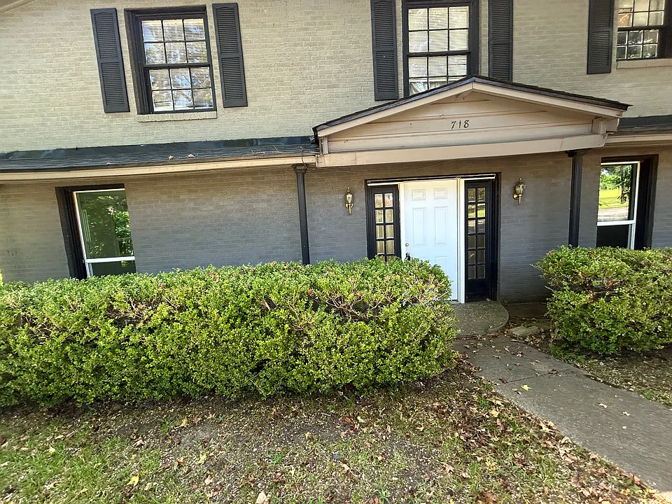 718 S Vine Ave #A