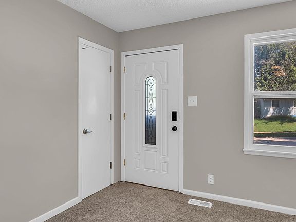2nd image of 2225 SE 36th St